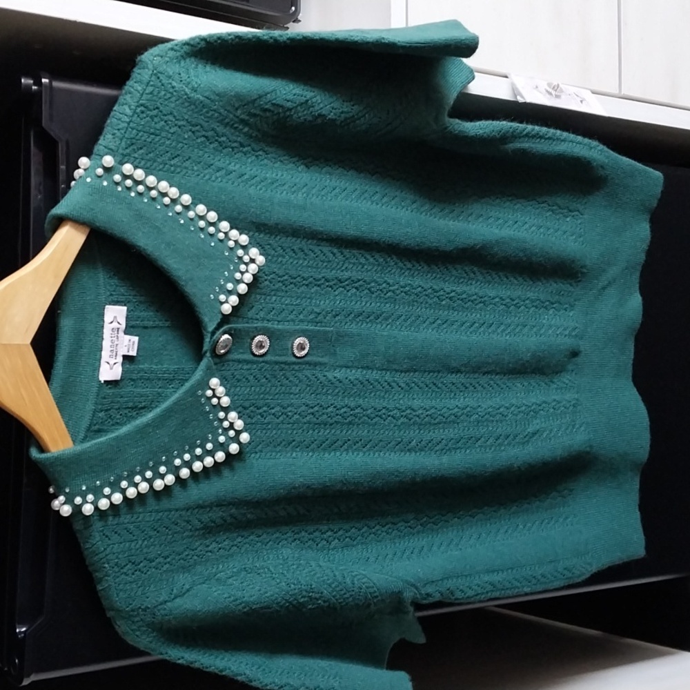 Nwt Nanette Lepore Green Blouse with Pearl Collar, perfect for Christmas party.